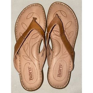 Born tan flip flops women’s size 8